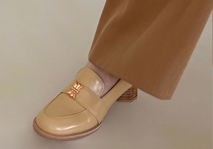 Ionic Loafer Glossy ButterYellow  이오니아 로퍼 글로시 버터옐로우